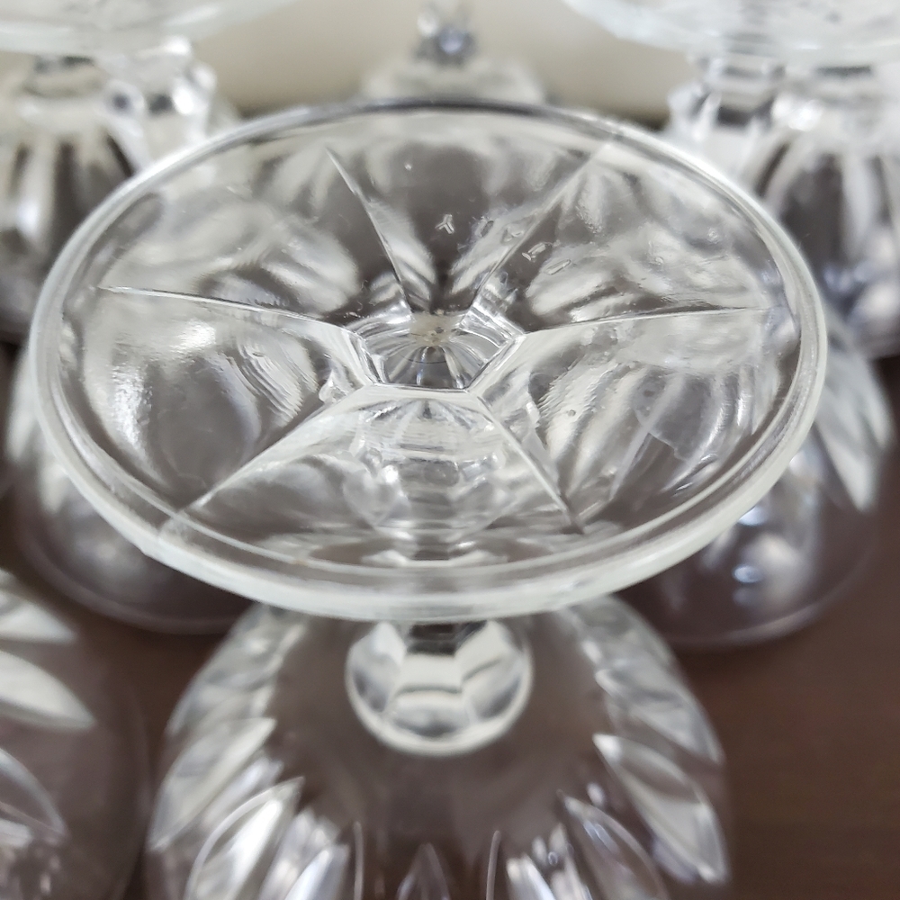Vintage Italian Cut Crystal Champagne/Sherbert Glasses ~ Set of 9 - Picture 6 of 9